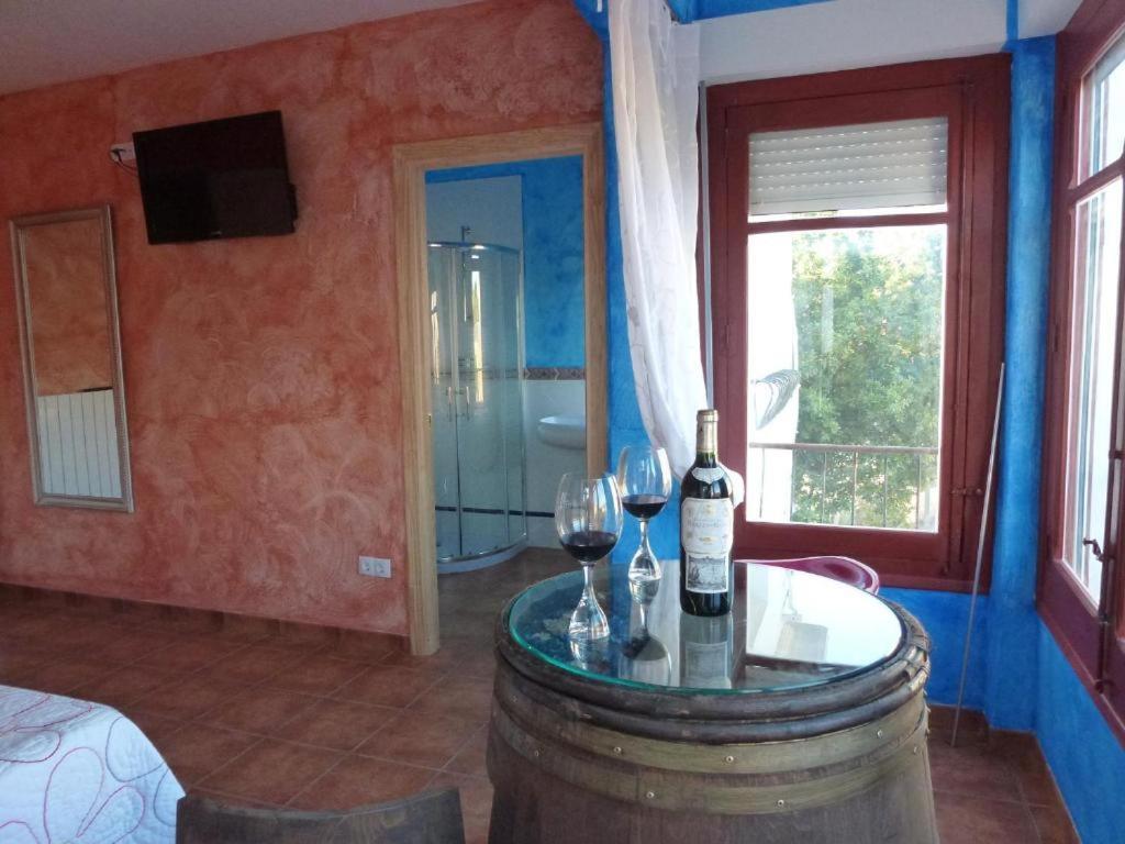 Hostal A La Sombra Del Laurel Navarrete Exterior foto