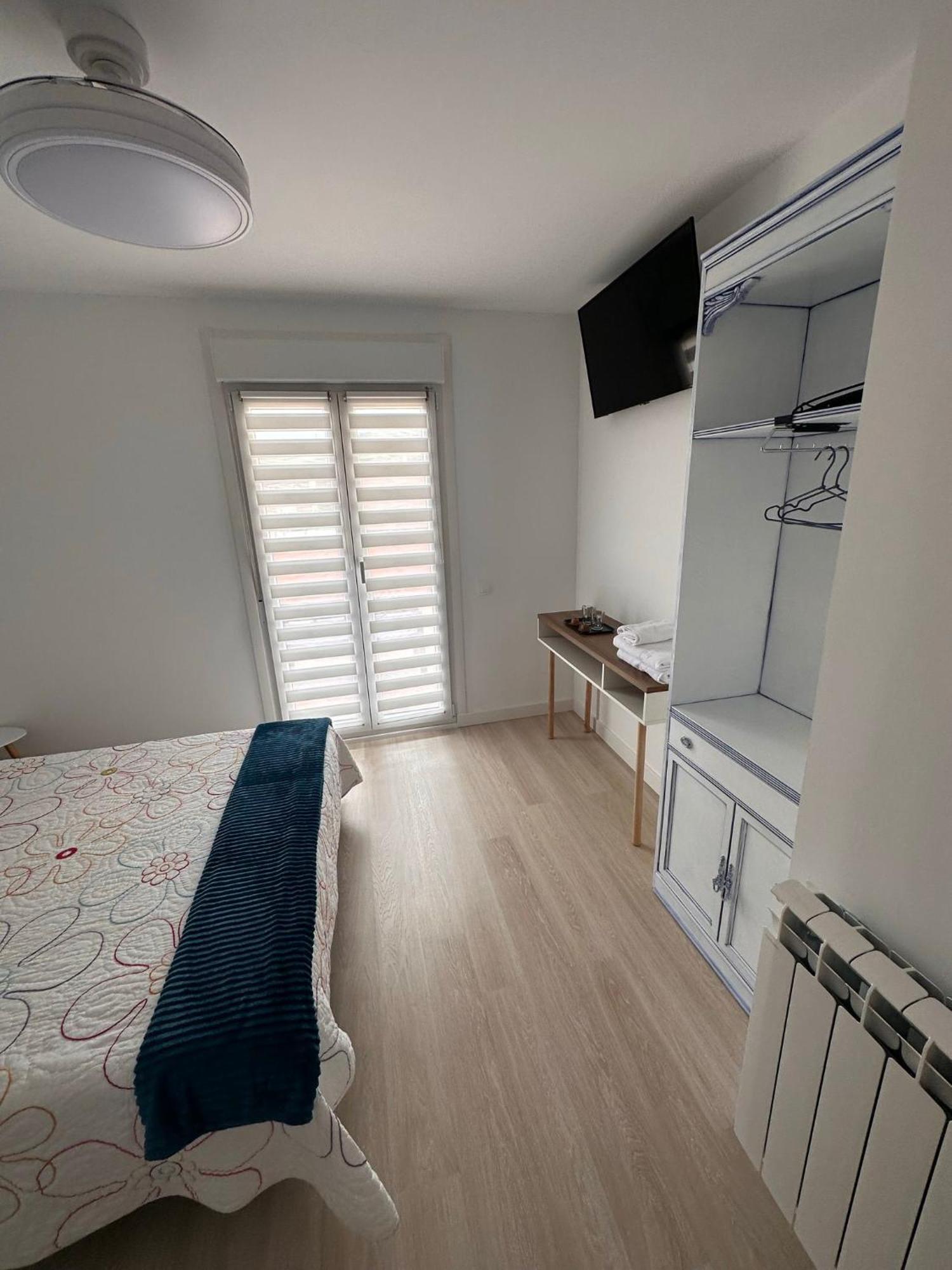 Hostal A La Sombra Del Laurel Navarrete Exterior foto