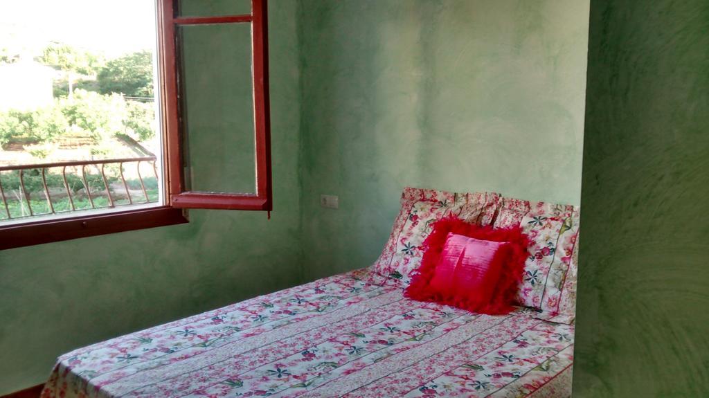 Hostal A La Sombra Del Laurel Navarrete Exterior foto